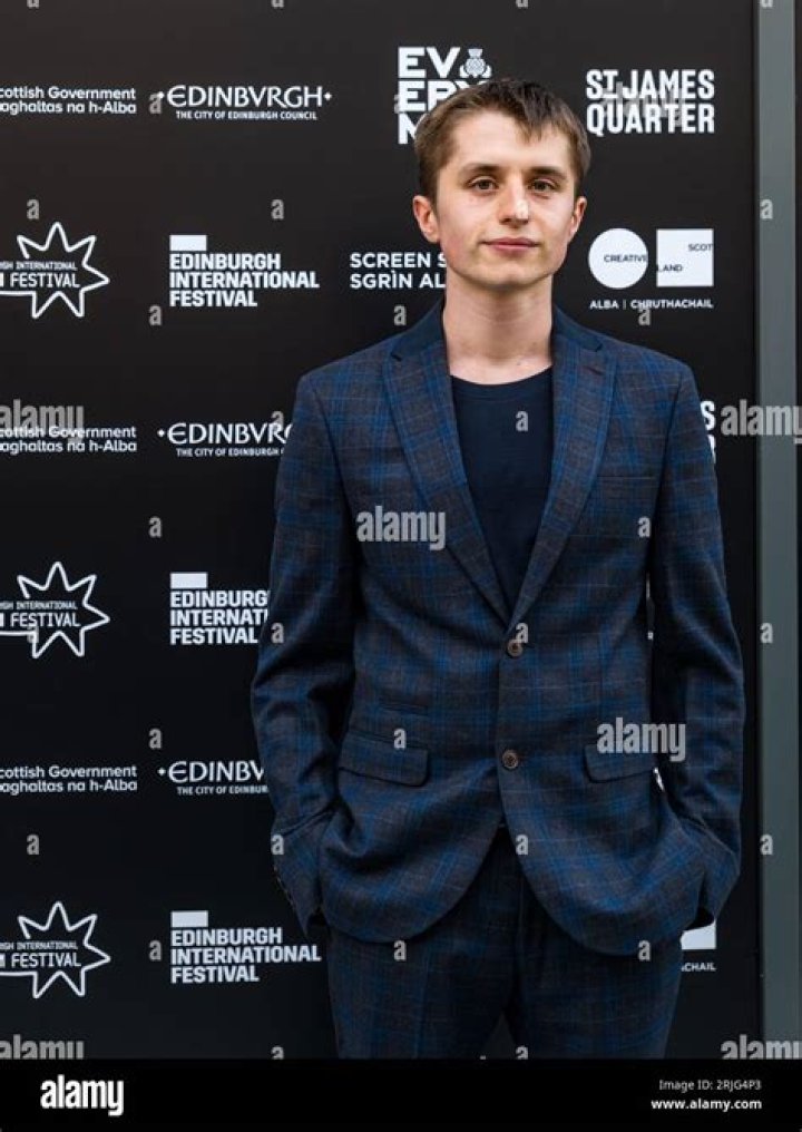 Calum Ross: TV Actor Detailed Bio, Age, Birthday, & Height Insights and more