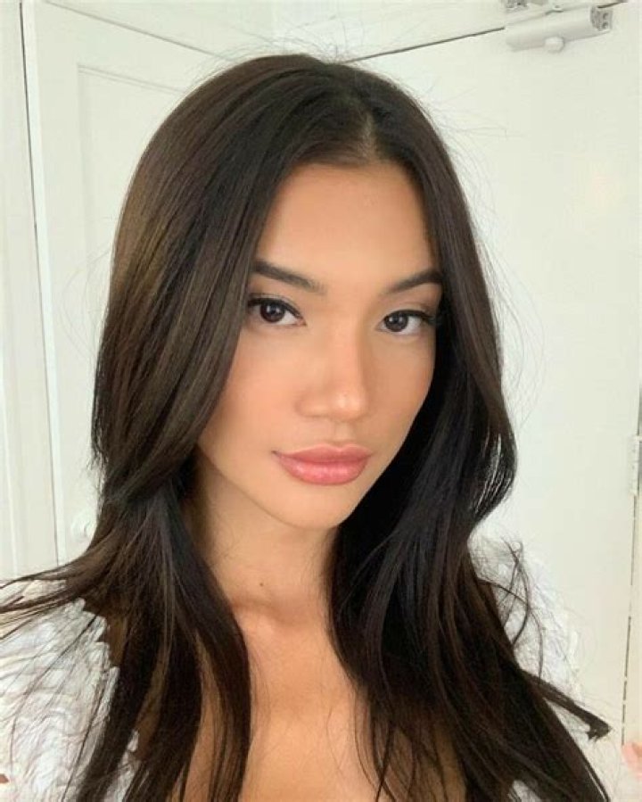 Camila Low - Bio, Age, Wiki, Facts and Family