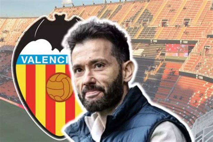 Carlos Valencia - Bio, Age, Wiki, Facts and Family