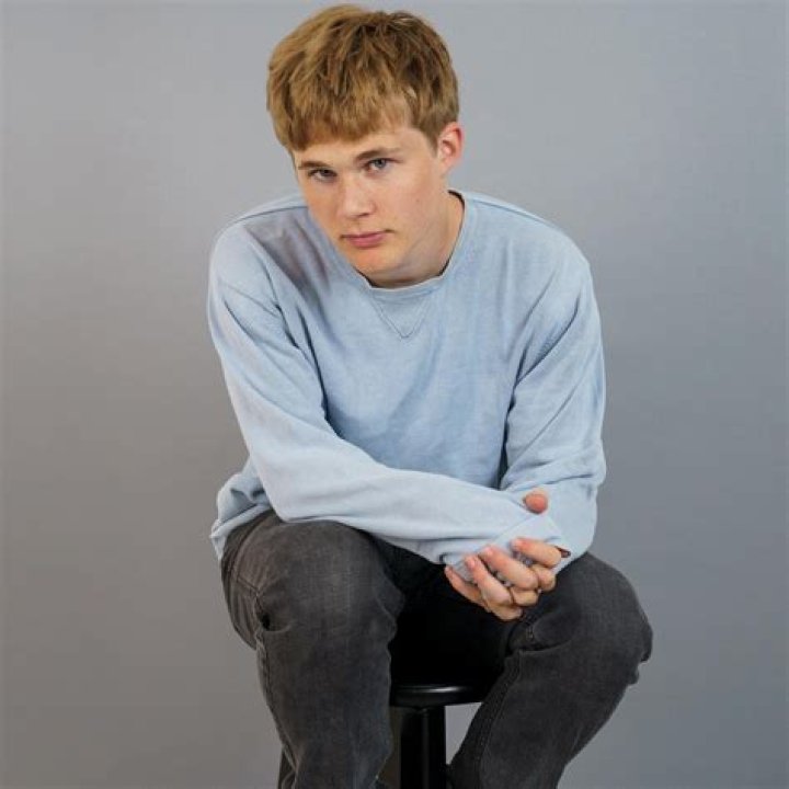 Casey Simpson - Bio, Age, height, weight, Wiki, Facts and Family