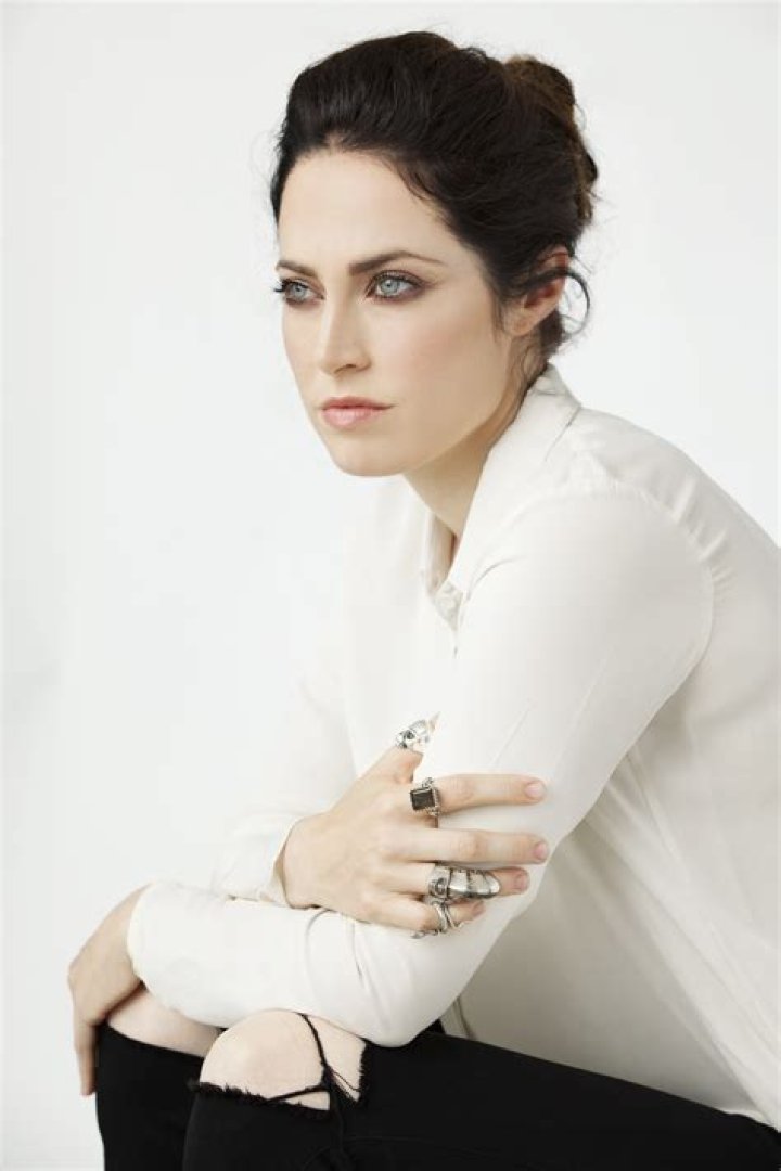 Charlotte Sullivan - Bio, Age, Wiki, Facts and Family