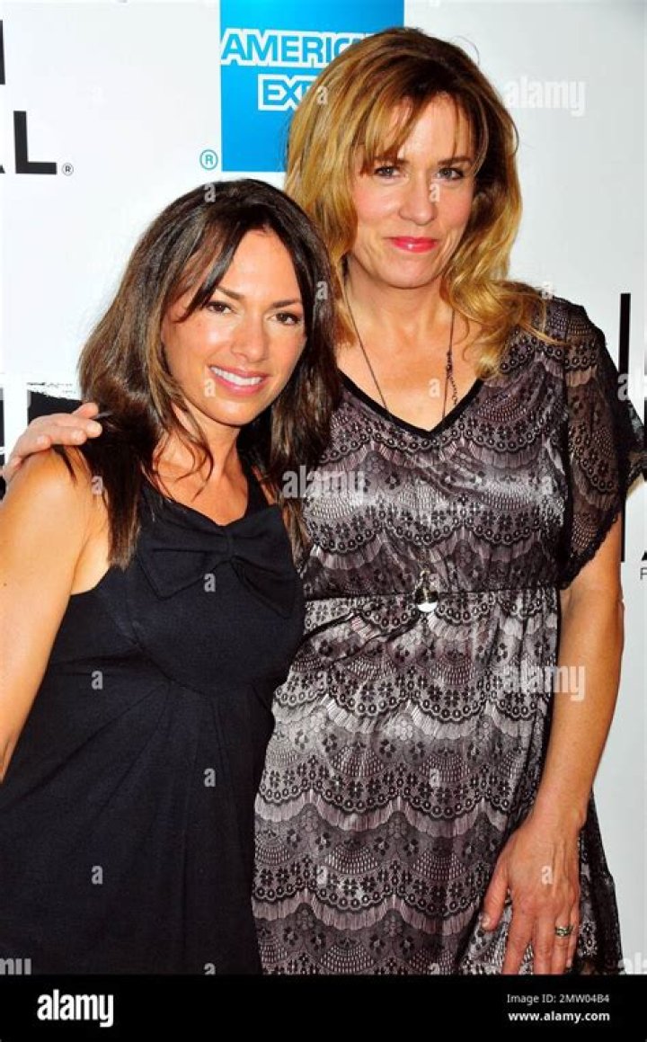 Debbi Peterson - Bio, Age, Wiki, Facts and Family