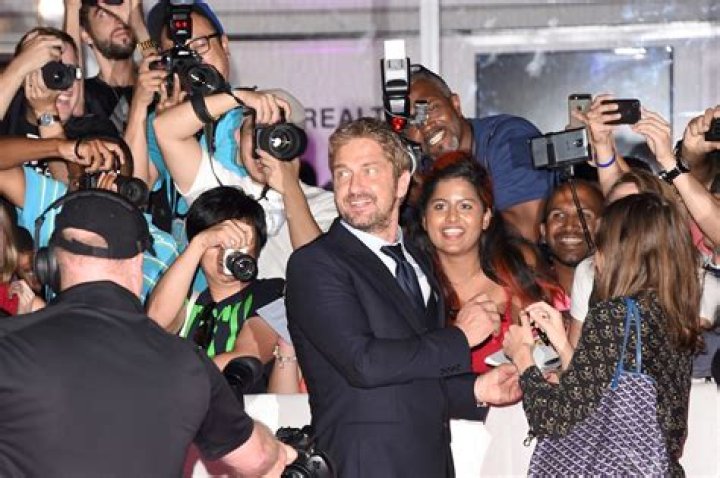 Gerard Butler - Bio, Age, net worth, height, Wiki, Facts and Family