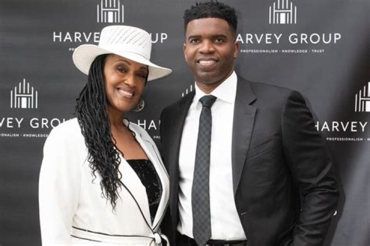 Harvey Mason Jr. - Bio, Age, Wiki, Facts and Family