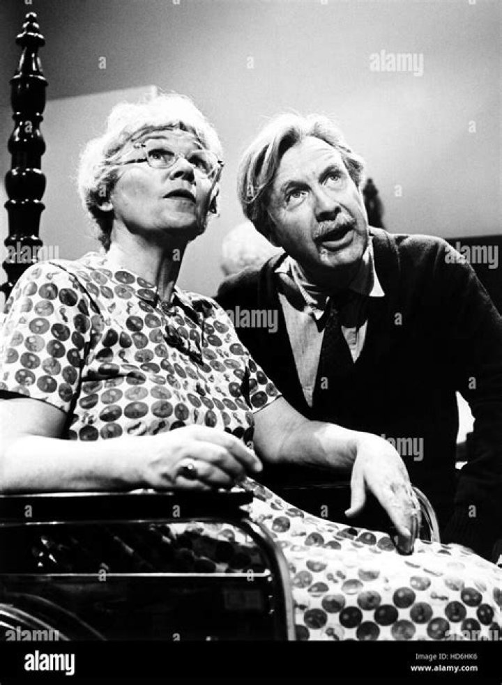 Jeanette Nolan - Bio, Age, Wiki, Facts and Family