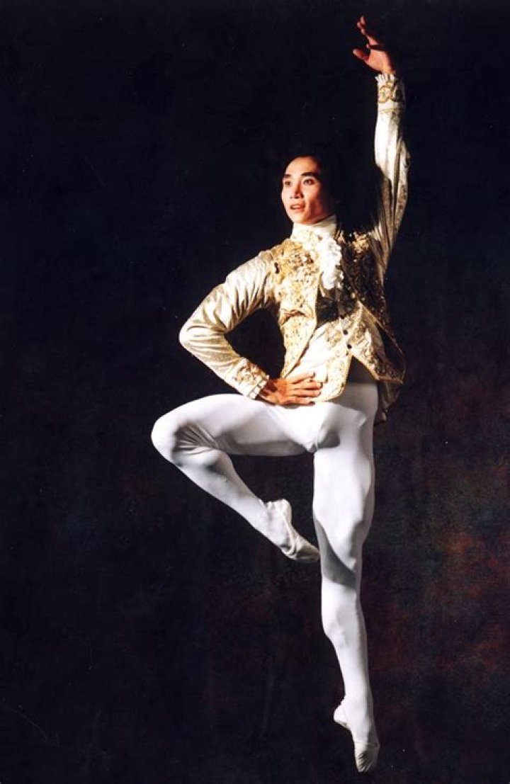 Li Cunxin - Bio, Age, net worth, Wiki, Facts and Family