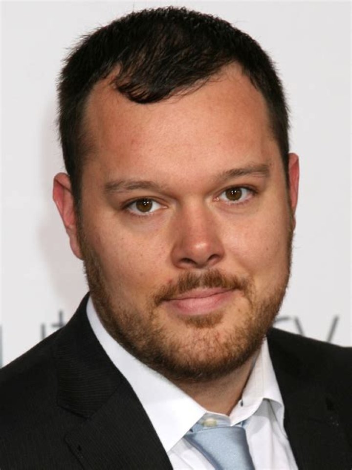 Michael Gladis - Bio, Age, net worth, height, Wiki, Facts and Family