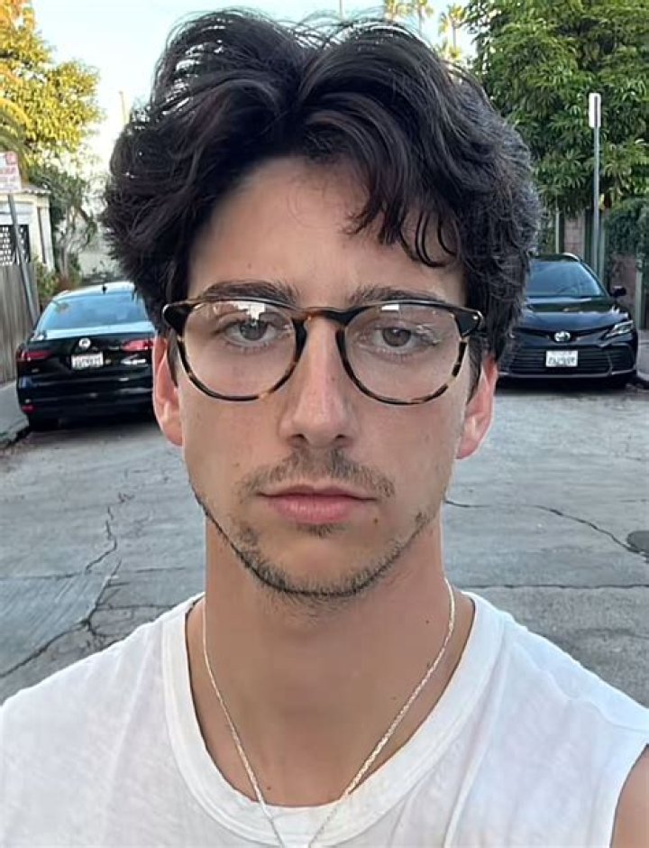 Milo Manheim - Bio, Age, weight, height, Wiki, Facts and Family