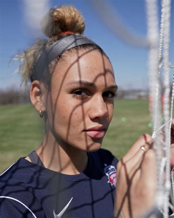 Natalia Lalonde - Bio, Age, Wiki, Facts and Family