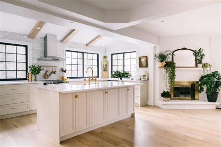 Peach Steger - Bio, Age, Wiki, Facts and Family