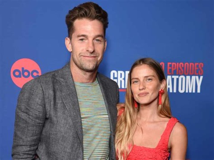 Scott Speedman - Bio, Age, net worth, siblings, height, Wiki, Facts and Family